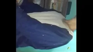 لاتينا جبهة مورو تمتص وركوب الديك في لعبة الكلب