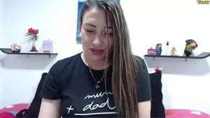 Camgirl a luat 2 vibratoare pentru găuri