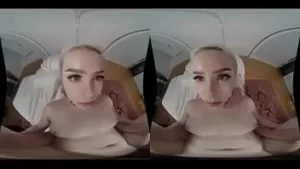 Voulez-vous voir de près comment de belles filles vont jouir de votre grosse bite encore et encore