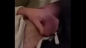 Kiedy Chris się podnieca, musi do kogoś zadzwonić.