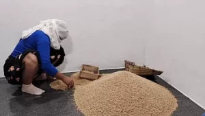 Indian fată prima dată strâns păsărică dracului cu prietenul