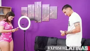 Exposed Latinas - Exposedlatinas - modelo adolescente latina cachonda seduce al repartidor - alisha grey